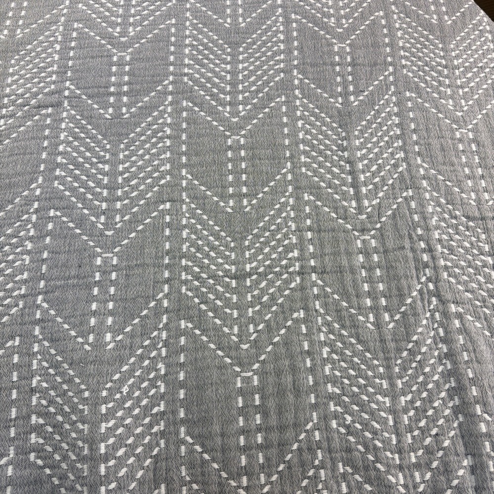West Elm ORGANIC Cotton & Linen Arrow Blanket F/Q Reversible Grey Beige Quilt - Picture 2 of 10